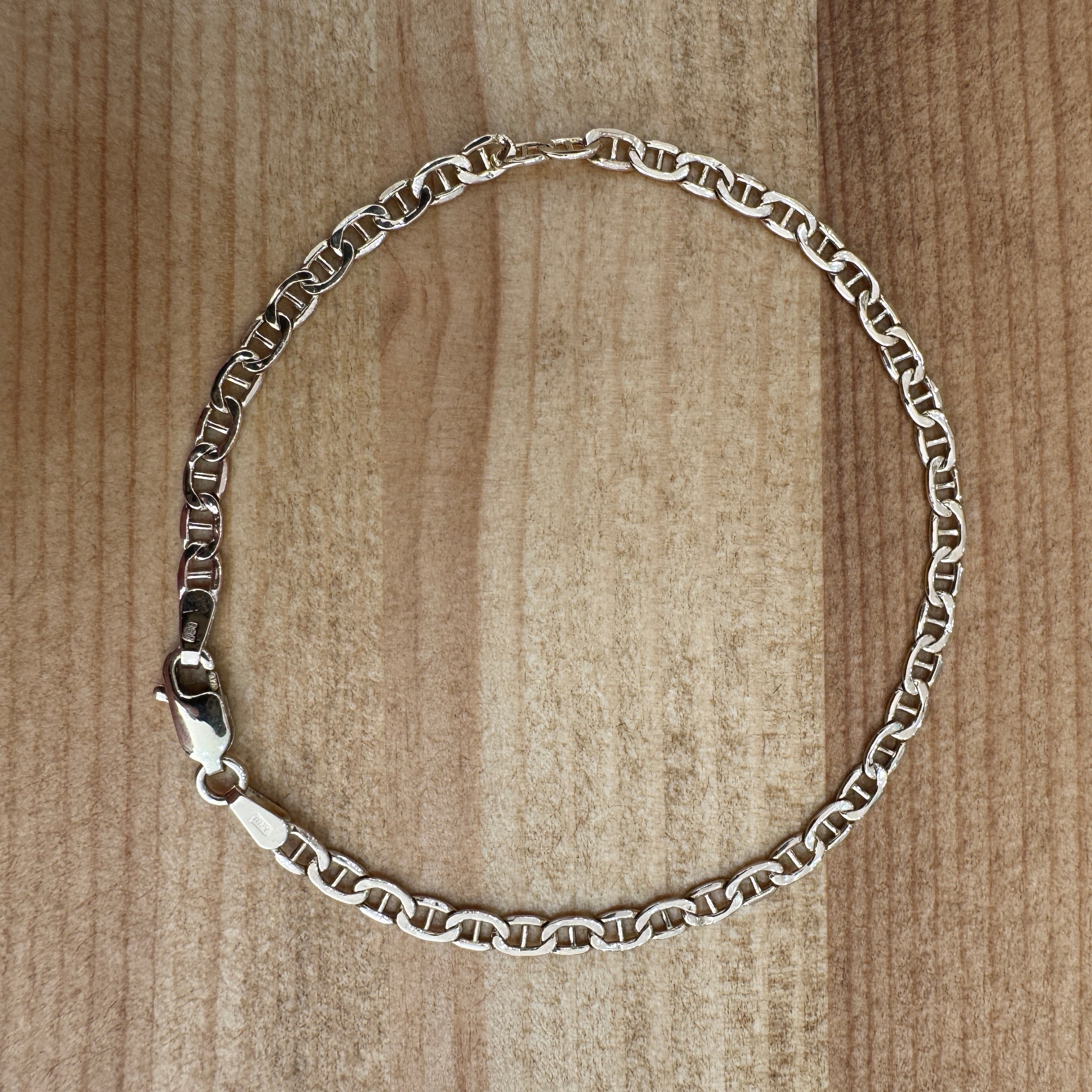 Pre-loved ladies yellow gold anchor link bracelet