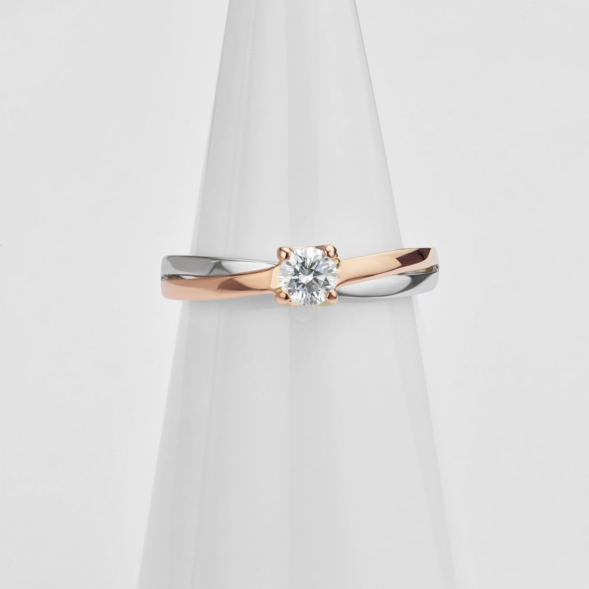 Front view of the pre-loved rose and white gold diamond engagement ring