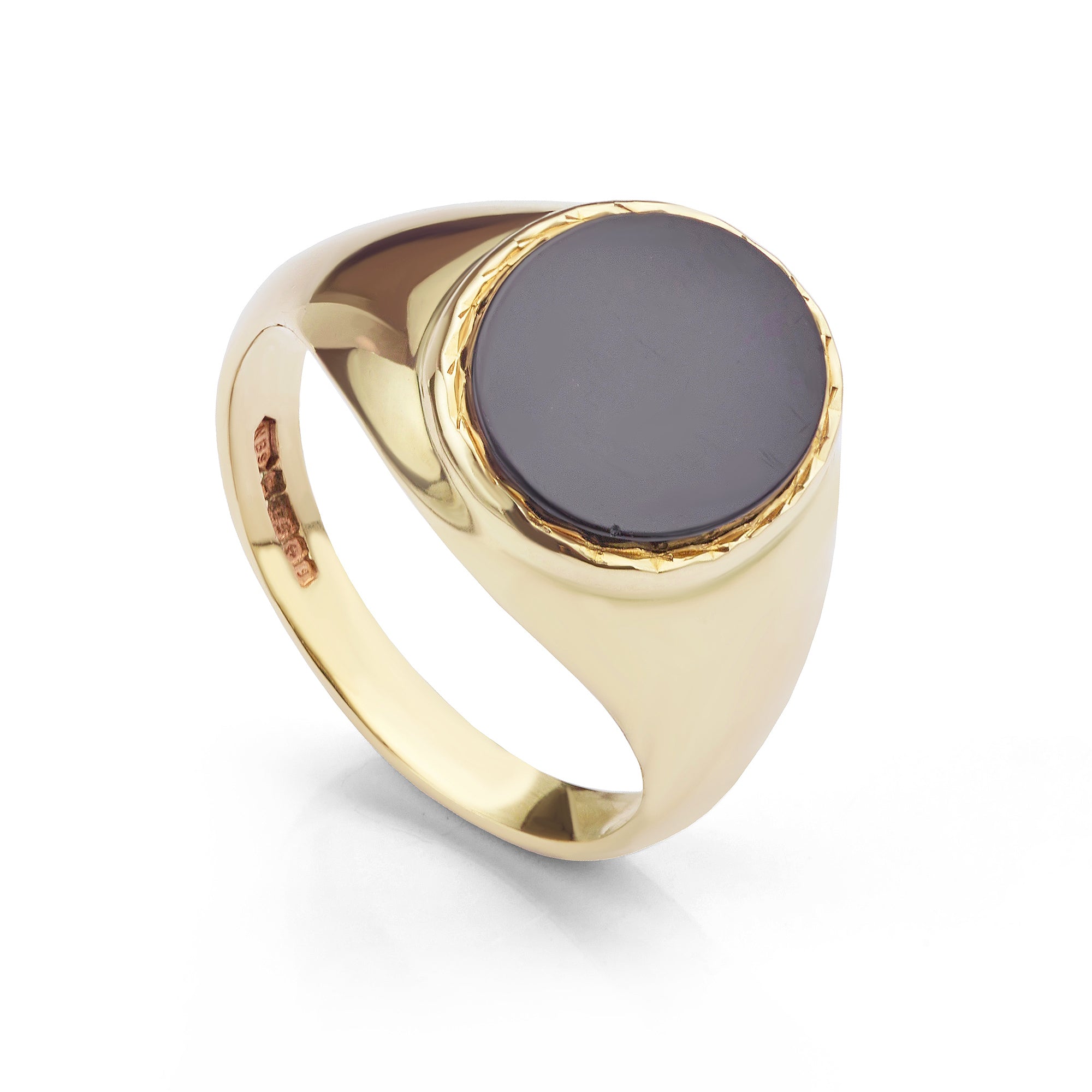 Medium sized 9ct Gold 1983 Onyx Signet Ring Pre-Owned. 