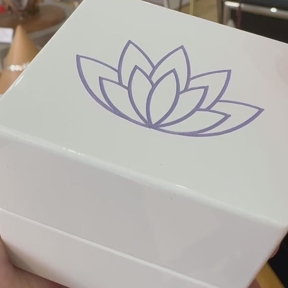 Paris stud earrings 0.62cts lab-grown diamonds white gold box video